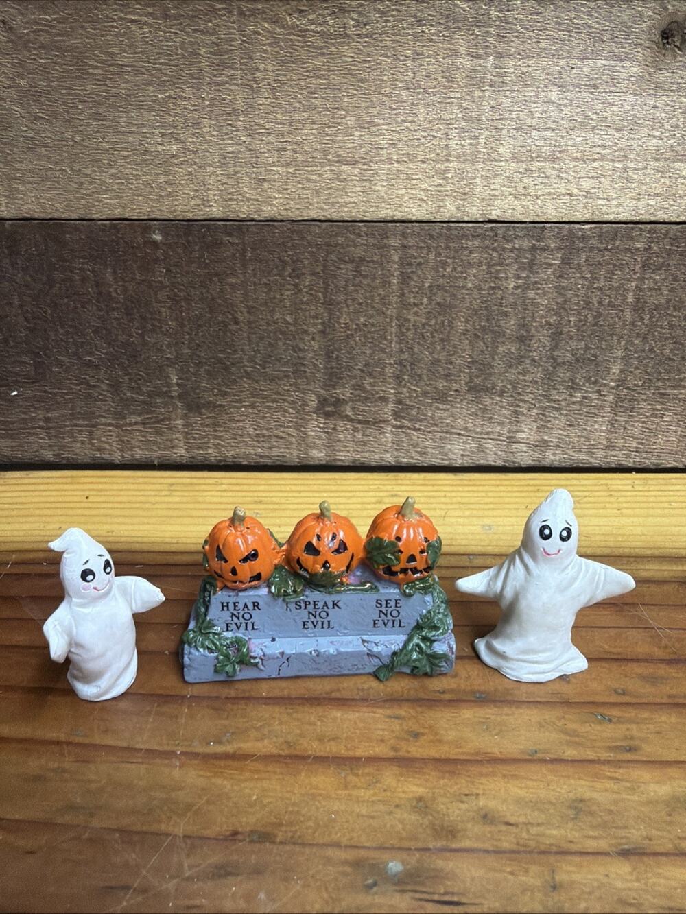 Lemax Gravestone And Ghosts Set Of 3